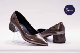 حذاء سلفر روز بكعب ستراس