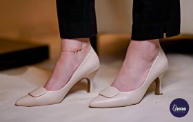 حذاء رسمي بيج فاتح