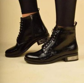 جزمة اسود لميع مع رباط