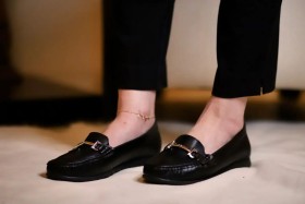 حذاء اسود طبي