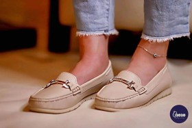 حذاء طبي لون بيج