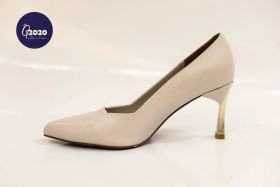 حذاء لون طحيني