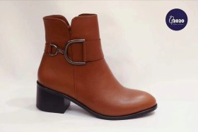 جزمة جلد عسلي