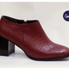 حذاء جلد لون كرزي