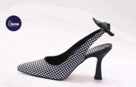 صندل ابيض واسود