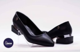 حذاء اسود مات