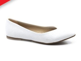 باليرينا لون ابيض