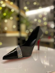 حذاء اسود ستراس امامي